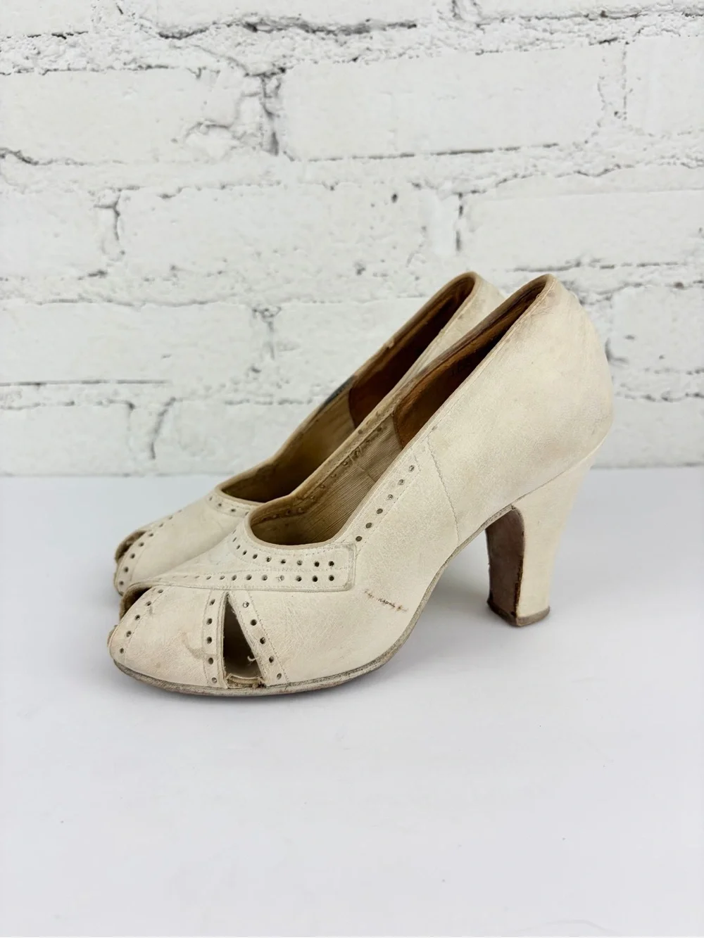 VTG 30s 40s Jacqueline Wohl Cream Vintage Peep Toe Cutout Heels